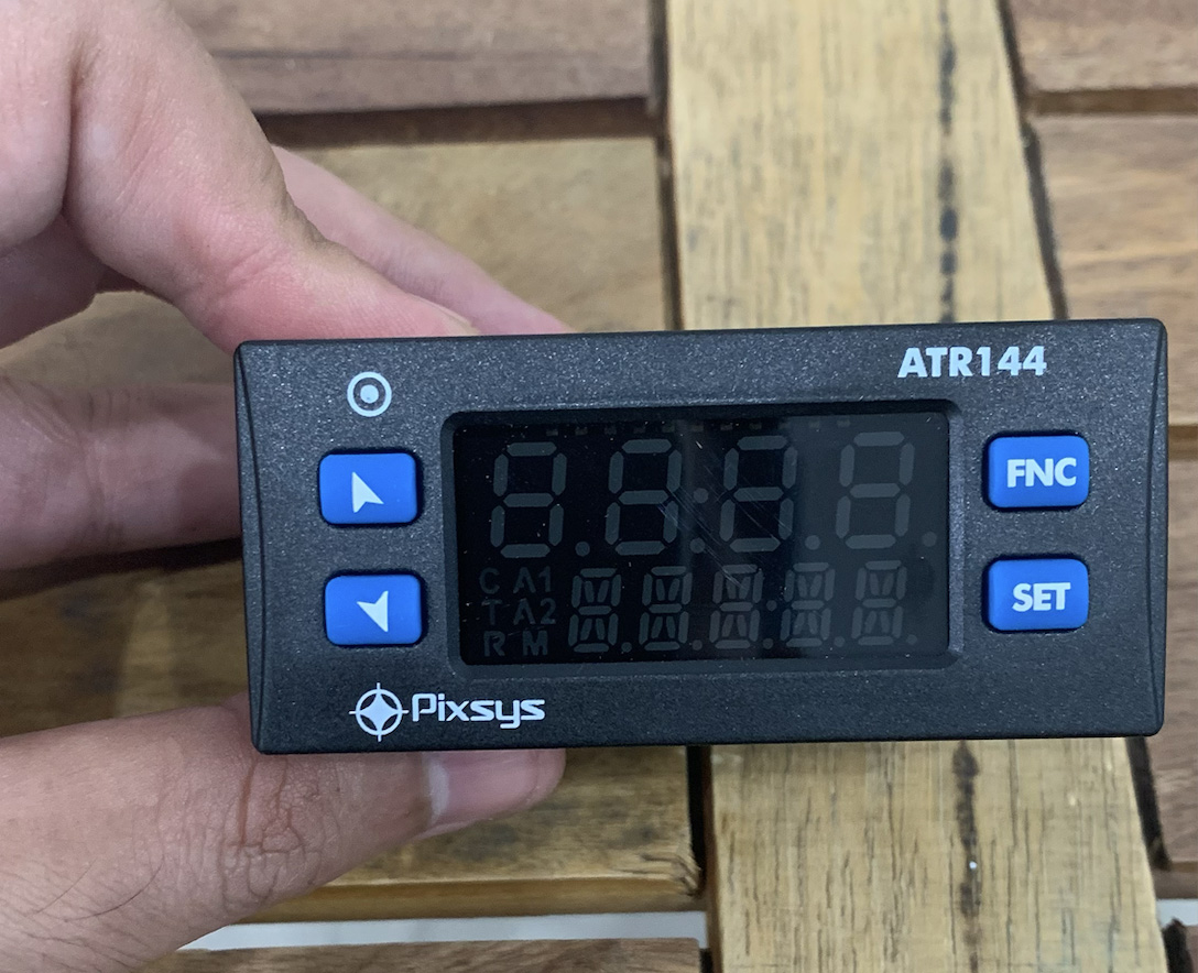 Bộ hiển thị và điều khiển nhiệt độ Pixsys ATR144